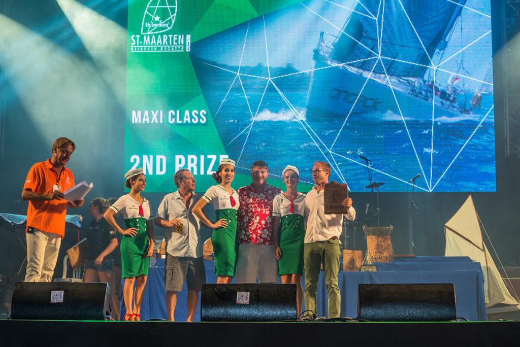 remise-des-prix-143-sur-158