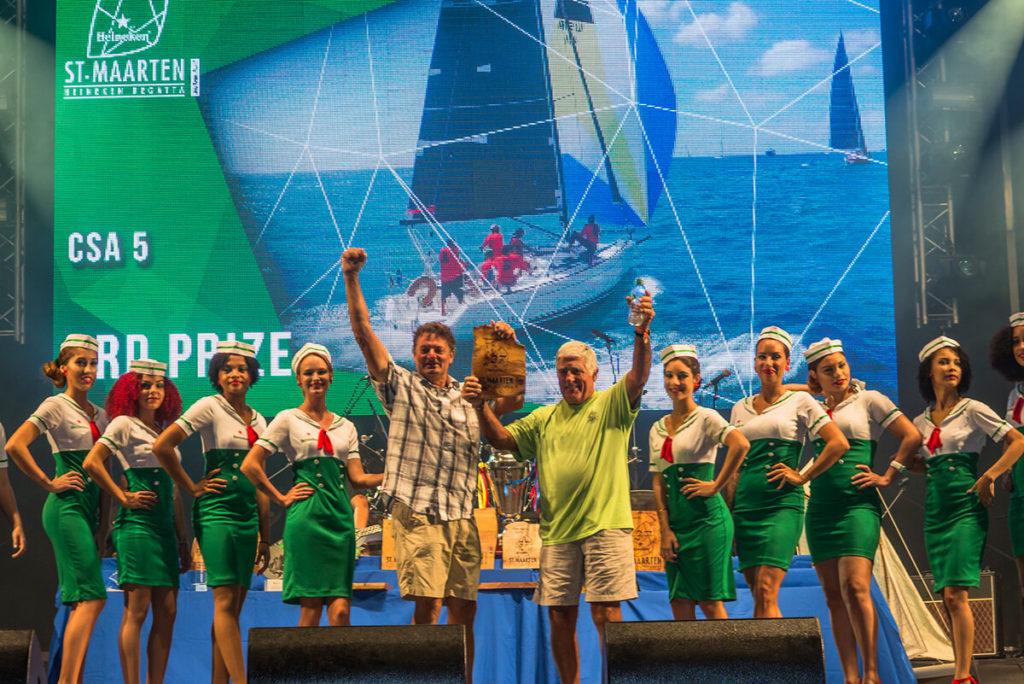 remise-des-prix-83-sur-158