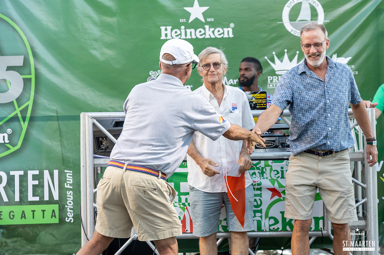 Day-3-Prizegiving-by-Digital-Island-02